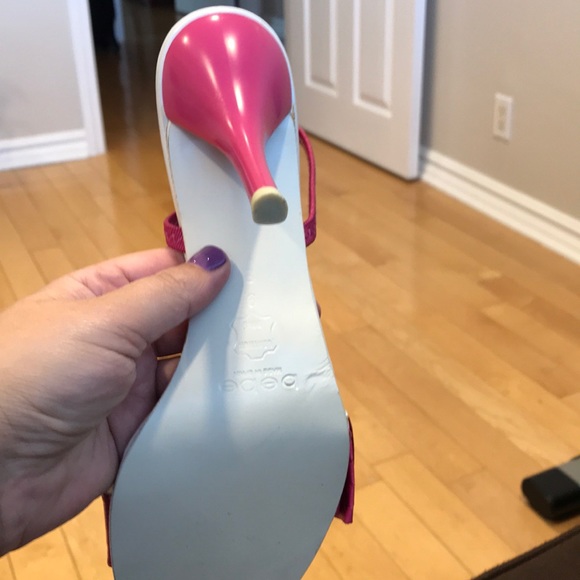 NWT Bebe pumps - Picture 3 of 4